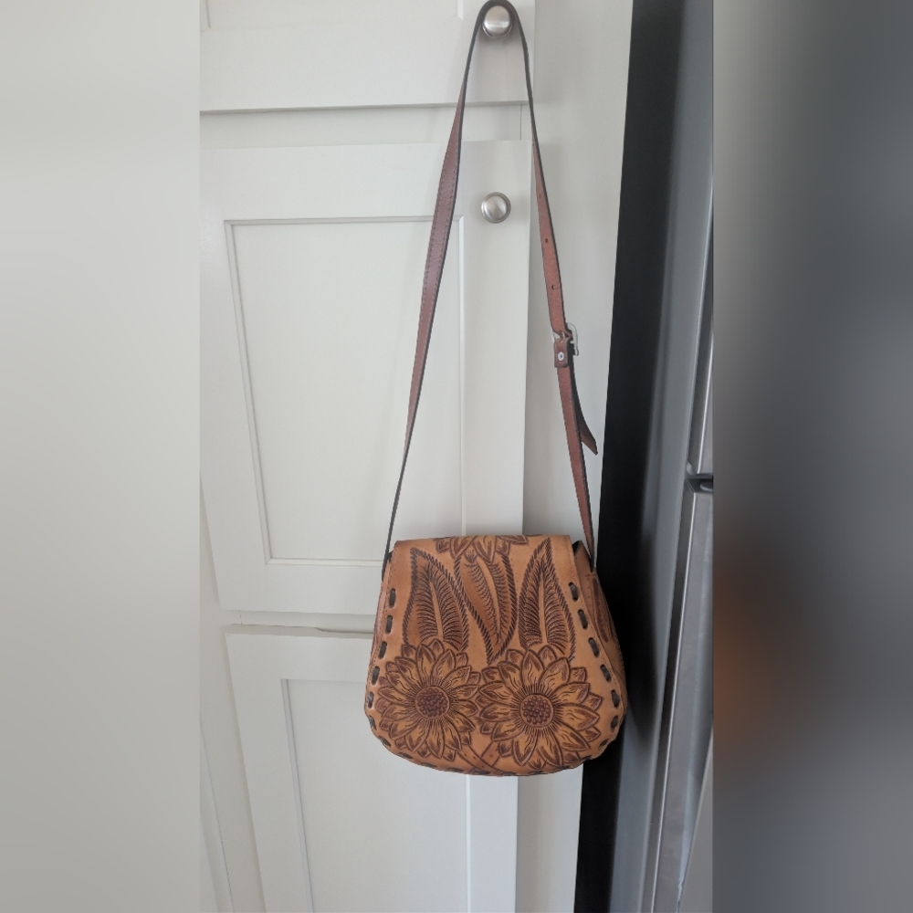 Sunflower Embossed Tan Leather Crossbody Bag Unique Personalized Leather Bag - Picture 6 of 14